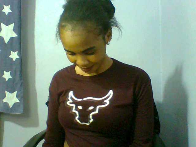 Prettie-brownskin live cam on BongaCams