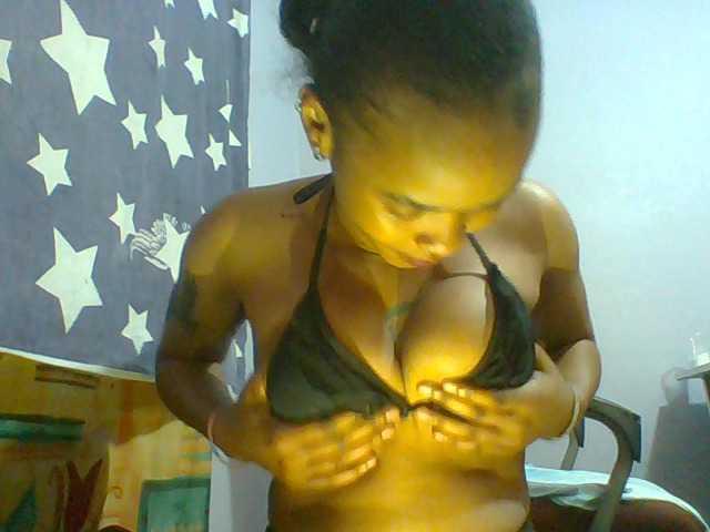 Prettie-brownskin live cam on BongaCams