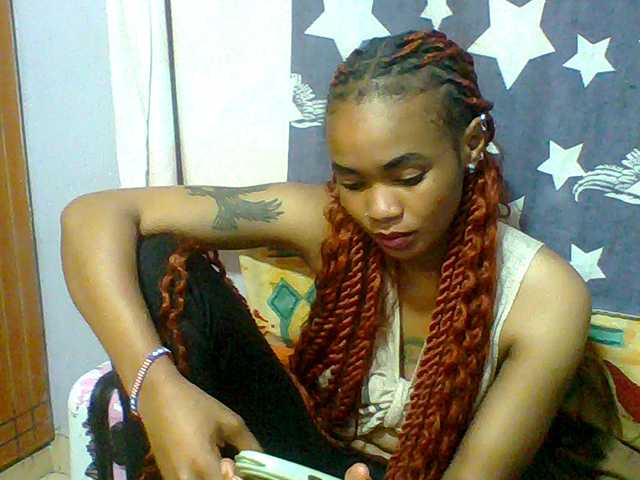Prettie-brownskin live cam on BongaCams