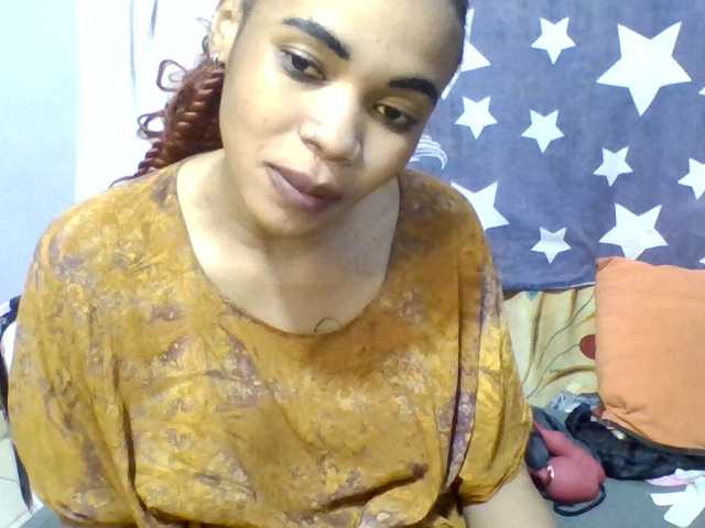 Prettie-brownskin live cam on BongaCams