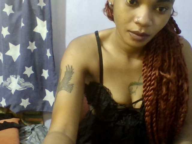 Prettie-brownskin live cam on BongaCams