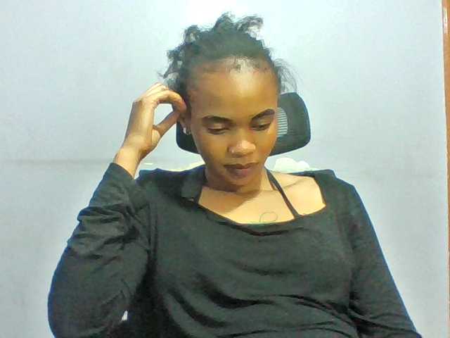 Prettie-brownskin live cam on BongaCams