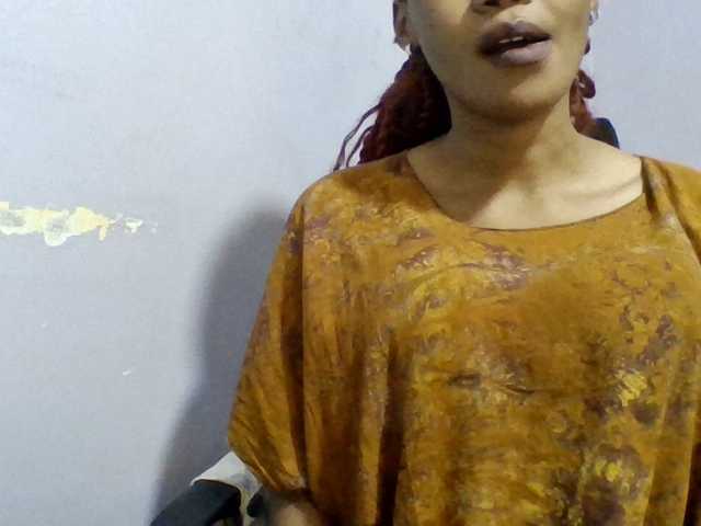 Prettie-brownskin live cam on BongaCams