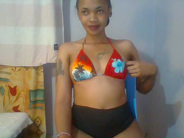 Prettie-brownskin live cam on BongaCams