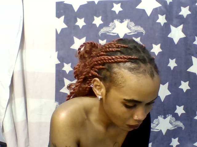 Prettie-brownskin live cam on BongaCams