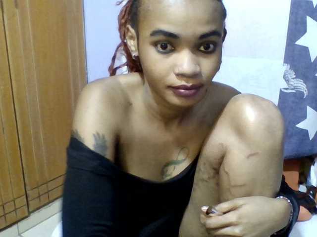 Prettie-brownskin live webcam show