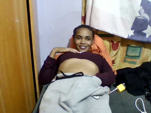 Prettie-brownskin live cam on BongaCams