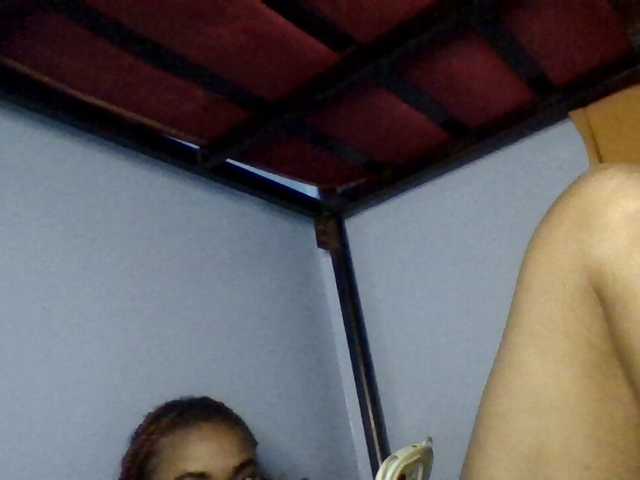 Prettie-brownskin live cam on BongaCams