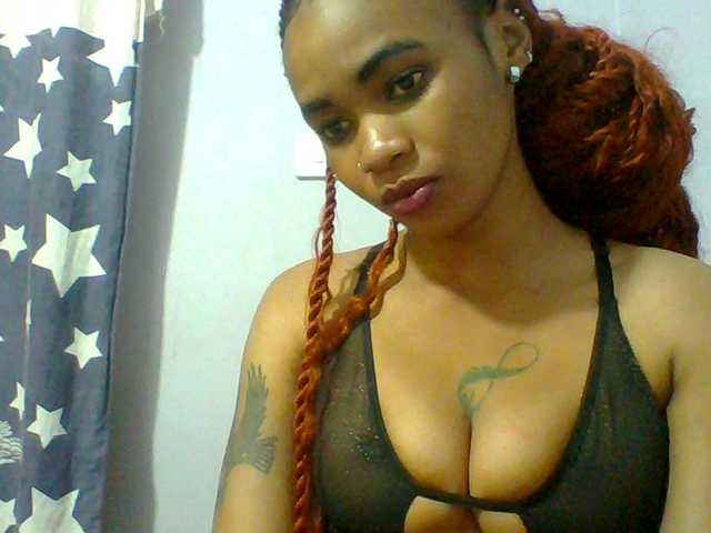 Prettie-brownskin live cam on BongaCams