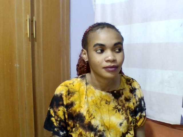 Prettie-brownskin live cam on BongaCams