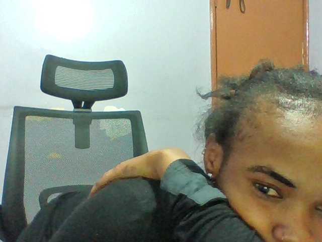 Prettie-brownskin live cam on BongaCams