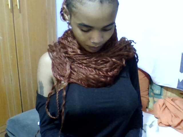 Prettie-brownskin live webcam show