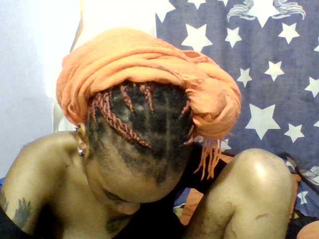 Prettie-brownskin live cam on BongaCams