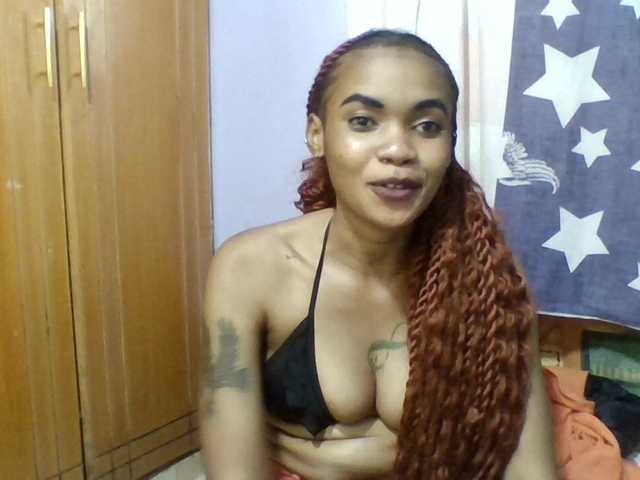 Prettie-brownskin live cam on BongaCams