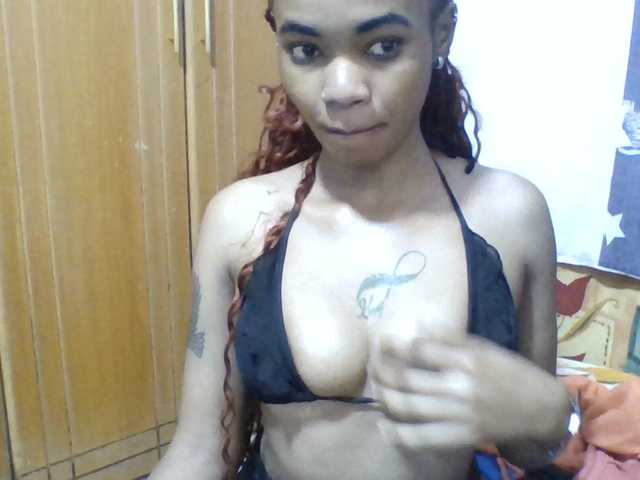 Prettie-brownskin live cam on BongaCams