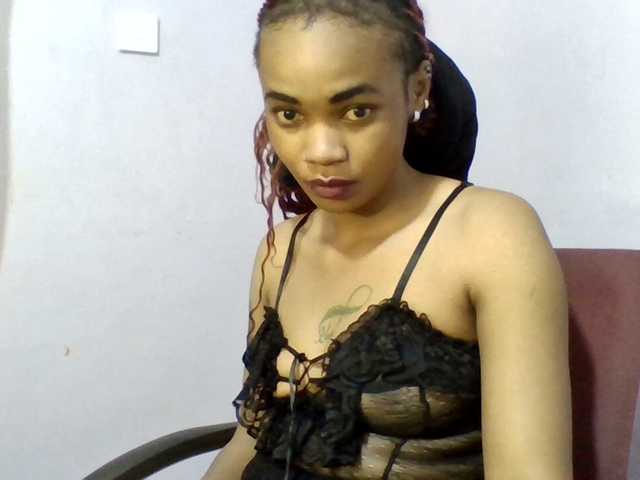 Prettie-brownskin live cam on BongaCams