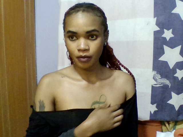 Prettie-brownskin live cam on BongaCams