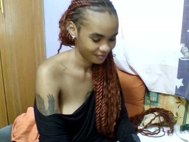 Prettie-brownskin live webcam show