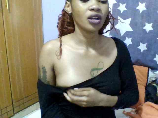 Prettie-brownskin webcam