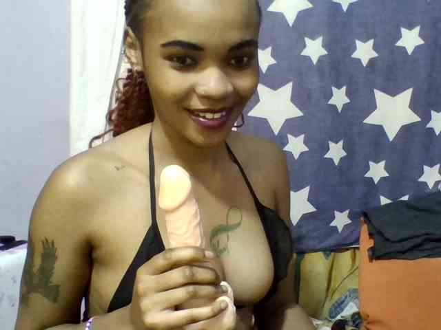 Prettie-brownskin webcam