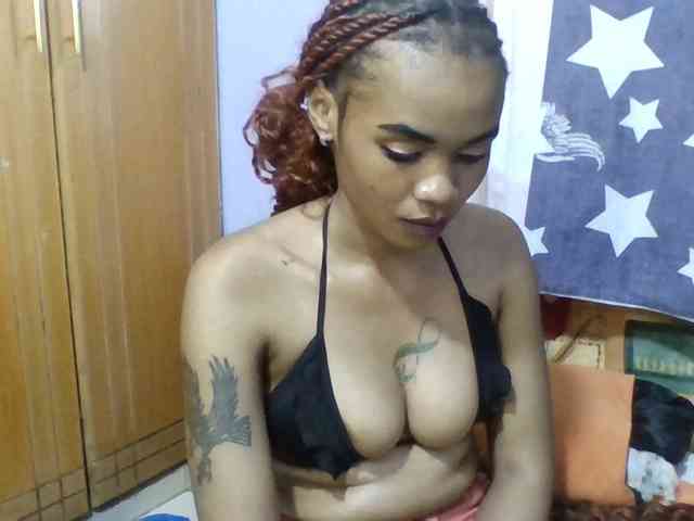 Prettie-brownskin webcam