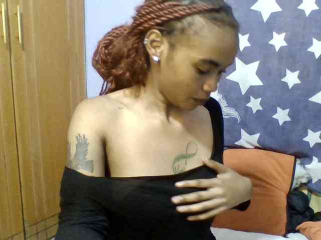 Prettie-brownskin webcam