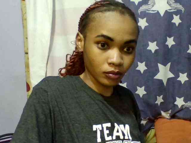 Prettie-brownskin webcam
