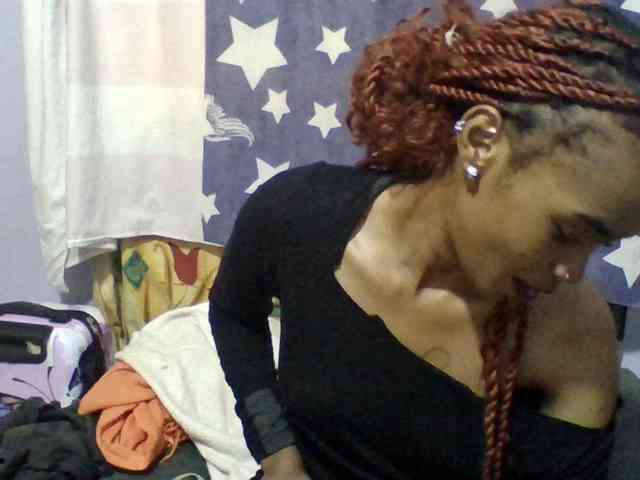 Prettie-brownskin webcam
