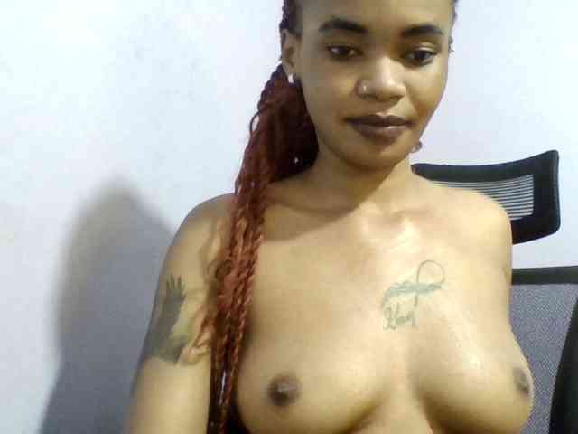 Prettie-brownskin webcam