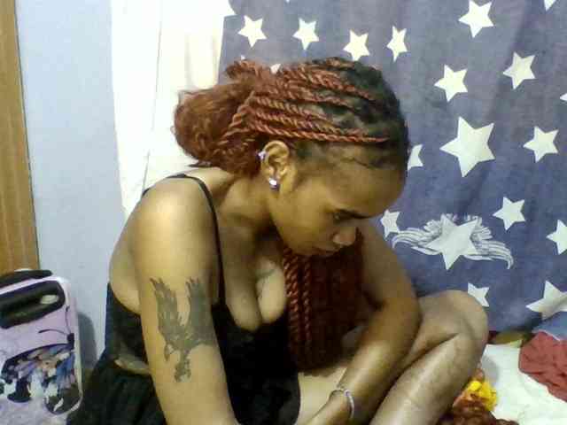 Prettie-brownskin webcam