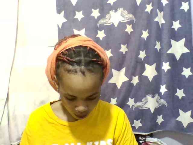 Prettie-brownskin webcam