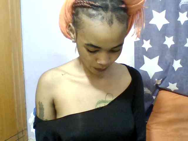 Prettie-brownskin webcam