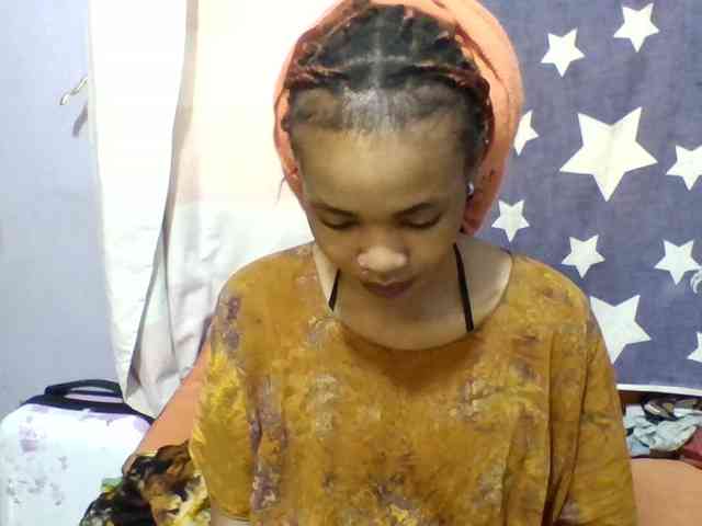 Prettie-brownskin webcam
