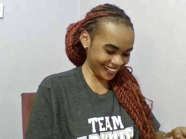 Prettie-brownskin webcam