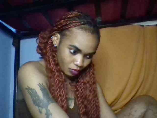 Prettie-brownskin webcam
