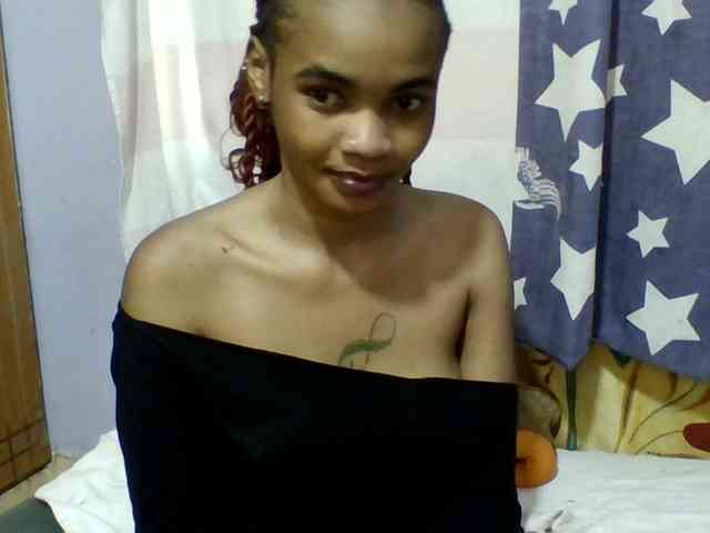 Prettie-brownskin webcam
