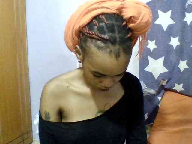 Prettie-brownskin webcam