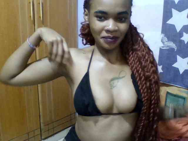 Prettie-brownskin webcam