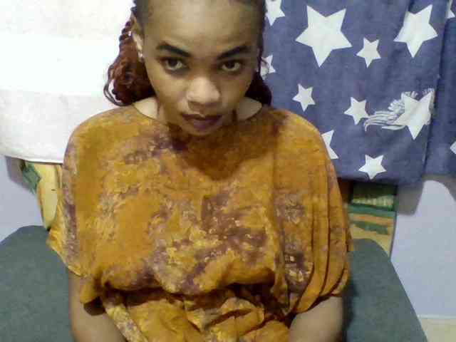 Prettie-brownskin webcam