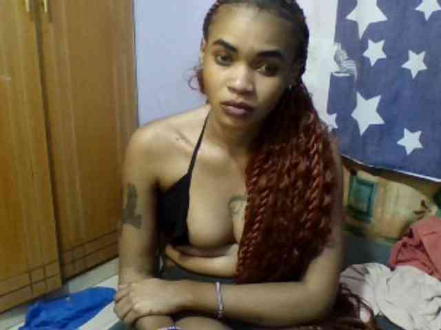 Prettie-brownskin webcam