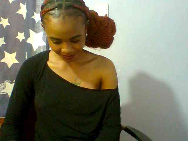 Prettie-brownskin webcam