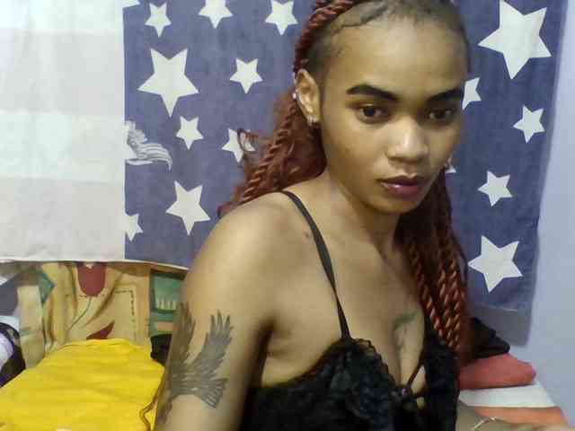 Prettie-brownskin webcam