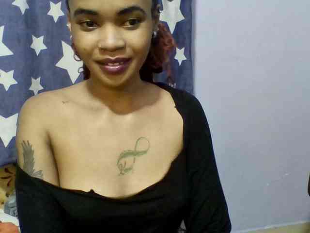 Prettie-brownskin webcam