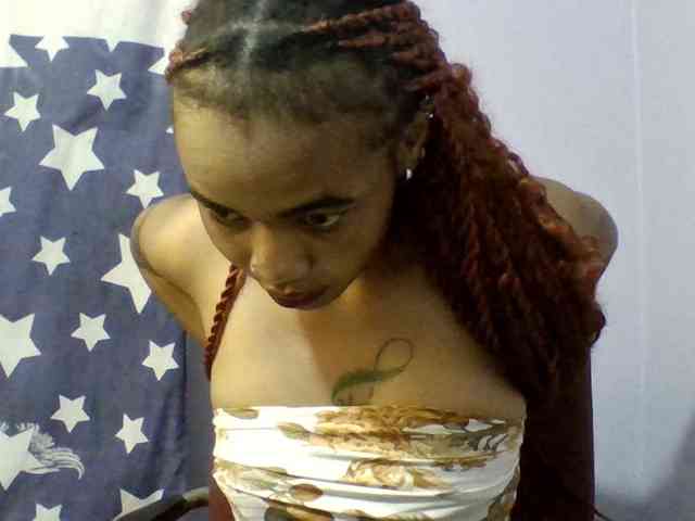 Prettie-brownskin webcam