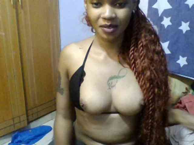 Prettie-brownskin webcam