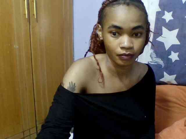 Prettie-brownskin webcam