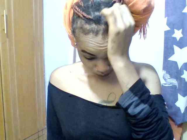 Prettie-brownskin webcam