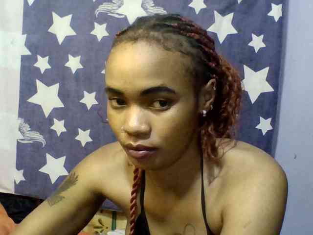 Prettie-brownskin webcam