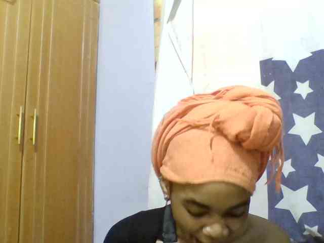 Prettie-brownskin webcam