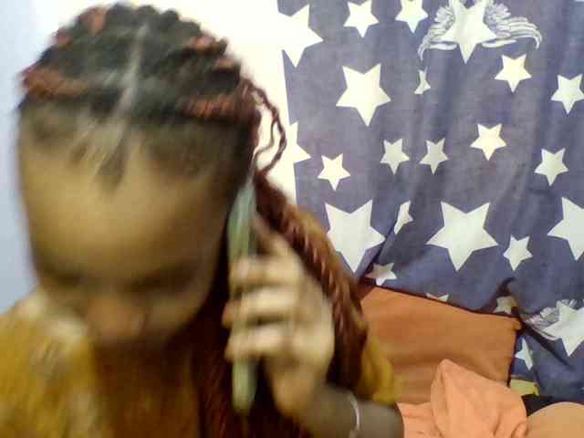 Prettie-brownskin webcam